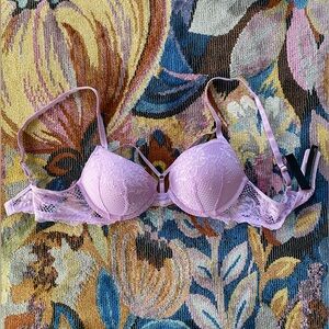 Victoria's Secret Lace Bombshell Add-2
Cups Push-Up Bra